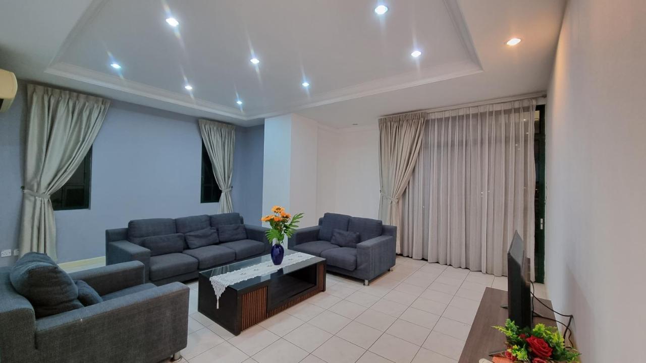Kenyalang Emerald Riverine Resort Homestay Kuching Exterior foto